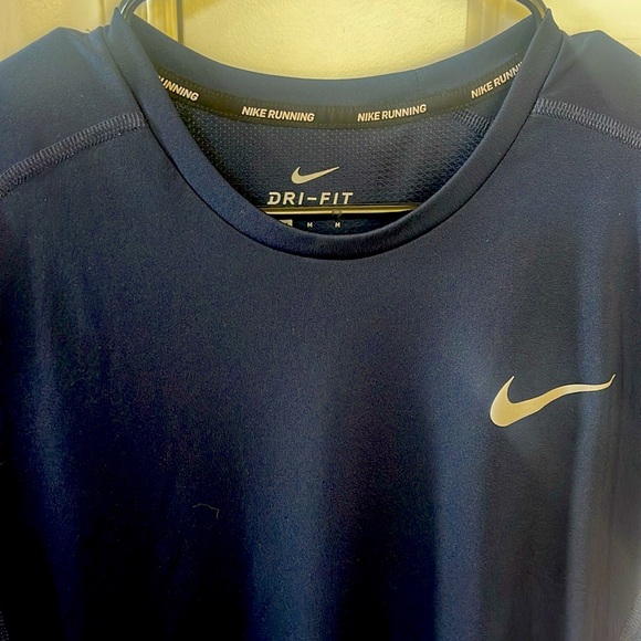 Men’s Nike Dri-FIT Blue Short Sleeve Shirt size M - Picture 2 of 2